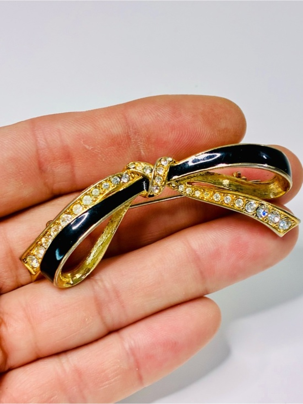 VTG Classic Gold & Black Enamel Bow Brooch with Clear Rhinestones